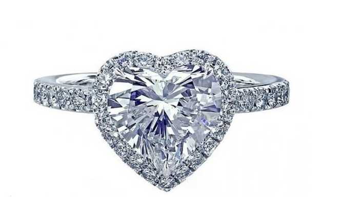 定制鉆戒有哪些優(yōu)勢，哪里可以定制心形鉆戒？