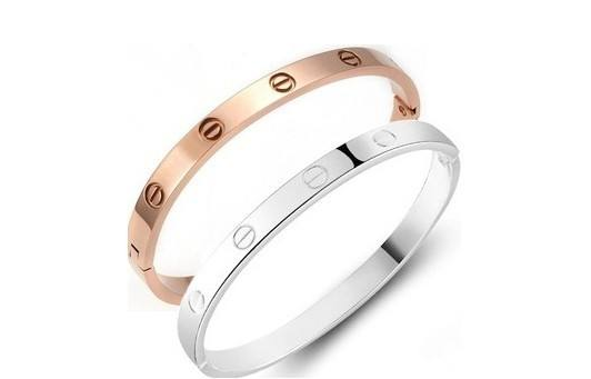 卡地亞手鐲劃痕變形了怎么修復(fù)？