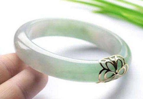 玉鐲有裂紋會斷嗎