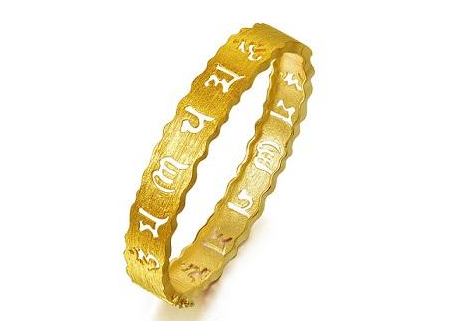 定制手鐲與專柜銷售的品牌手鐲相比優(yōu)勢在哪里？