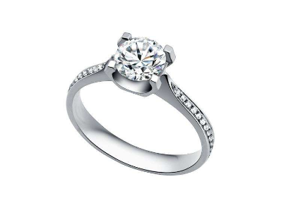 北京莫桑石戒指定制去哪里？