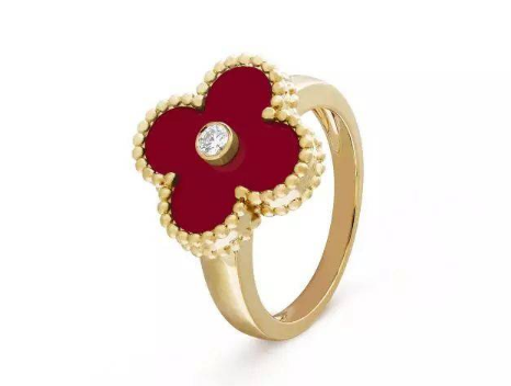 梵克雅寶戒指大了