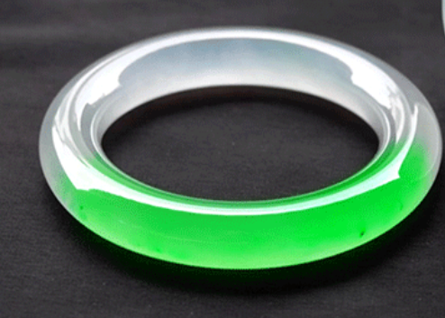 翡翠手鐲如何鑒定 翡翠手鐲的鑒定方法與技巧