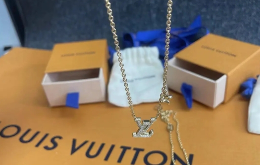 Lv項(xiàng)鏈斷了去維修多少錢