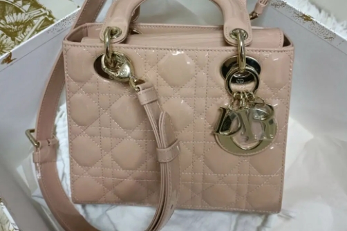 迪奧漆面包包維修多少錢