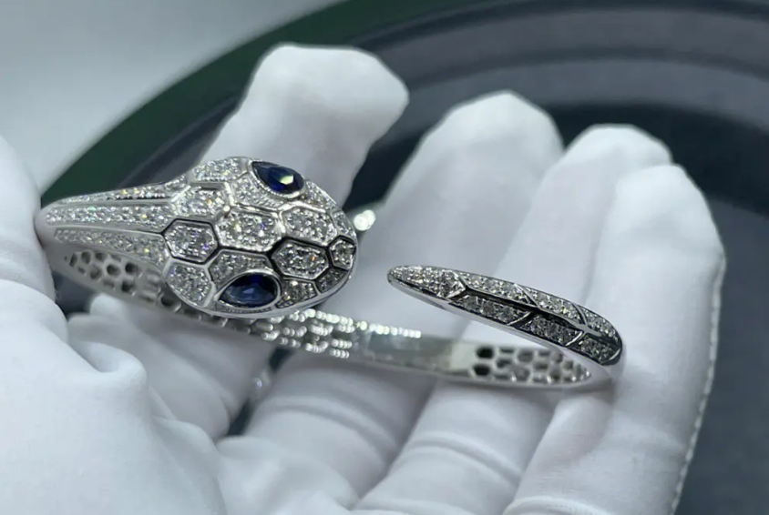 寶格麗蛇形手鐲怎么維修