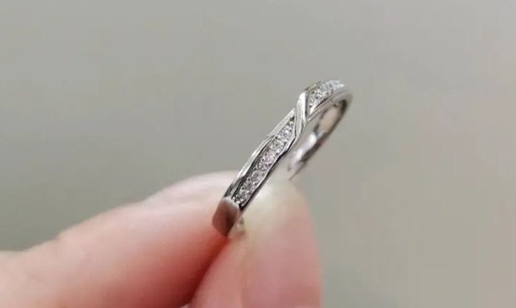 銀戒指定制多少錢一個(gè)？