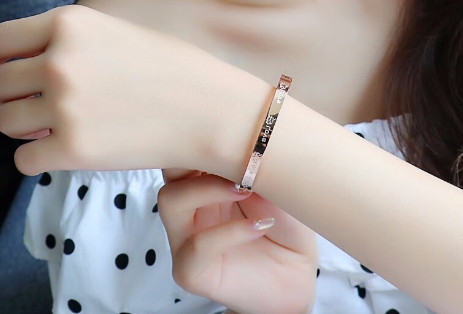 手鐲維修價格是多少？修復(fù)一個玉鐲要多少錢？