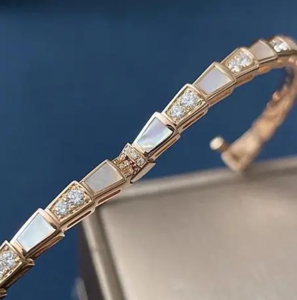 手鐲修復(fù)的過(guò)程有哪些步驟？手鐲修復(fù)可以在哪里進(jìn)行？