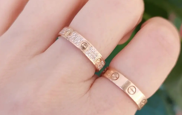 卡地亞戒指在保修期內免費維修服務包含哪些項目？