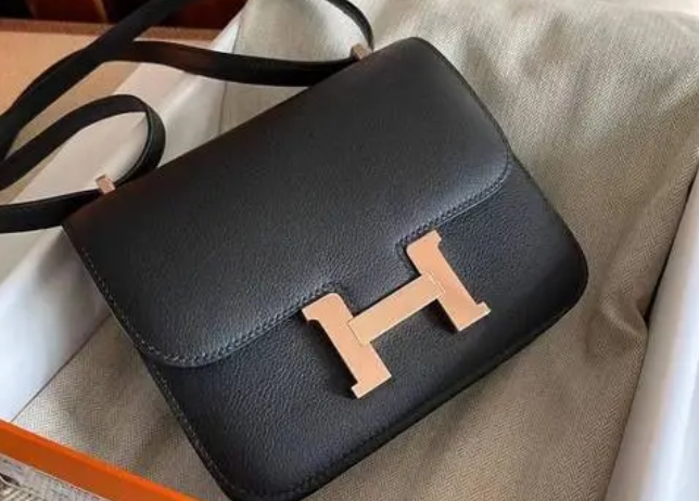 愛馬仕皮革包包去污方法！如何保養(yǎng)愛馬仕包包的金屬配件？