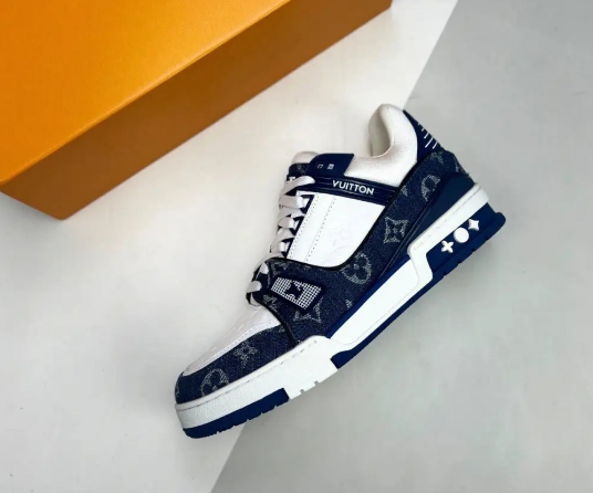 維修LV鞋子會(huì)不會(huì)影響其原始質(zhì)量？御金匠LV鞋子維修服務(wù)的回收流程是怎樣的？