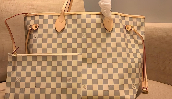 包包上的污漬可以徹底清洗掉嗎？