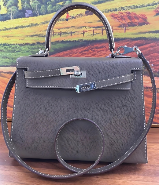 愛馬仕包包保養(yǎng)期間應(yīng)避免的事項(xiàng)！如何清潔愛馬仕包包內(nèi)襯？