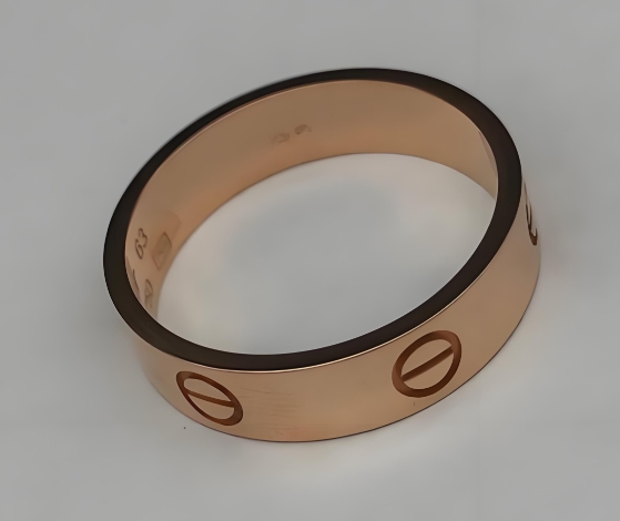 為什么戒指改大后有的會(huì)變?。拷渲父拇笕ツ睦?？