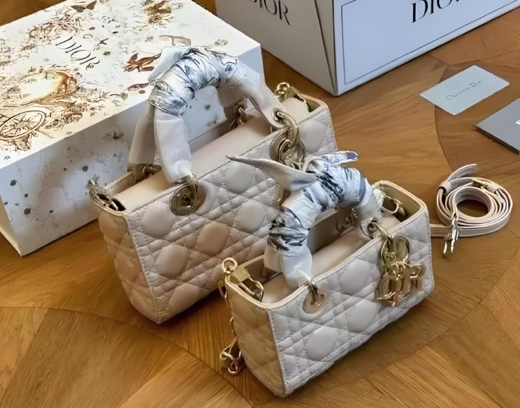 迪奧戴妃包包怎么清洗？迪奧戴妃包包清洗多少錢？