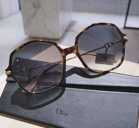 迪奧眼鏡維修費多少？迪奧眼鏡維修店在哪里？