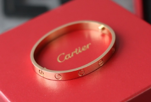 哪里可以修復(fù)卡地亞手鐲？卡地亞手鐲焊接需要注意的細(xì)節(jié)與誤區(qū)！