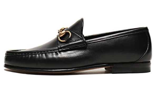 皮鞋內(nèi)部怎么清洗和保養(yǎng)？皮鞋里面臭了怎么清洗？