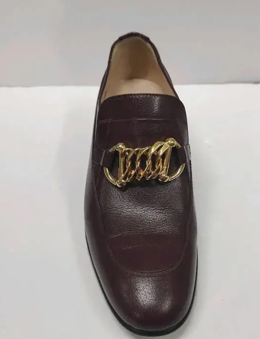 皮鞋內(nèi)部怎么清洗和保養(yǎng)？皮鞋里面臭了怎么清洗？