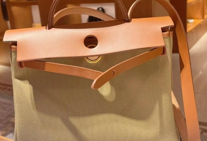 愛馬仕herbag上的劃痕可以修復嗎?愛馬仕包包劃痕修復多少錢?