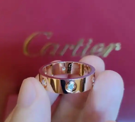卡地亞戒指變形修復：專業(yè)維修與保養(yǎng)技巧！     