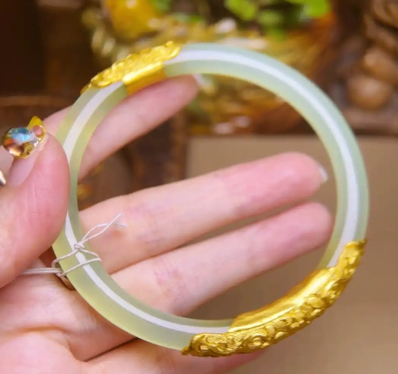 玉手鐲有無(wú)痕修復(fù)嗎？玉手鐲包金修復(fù)去哪里？