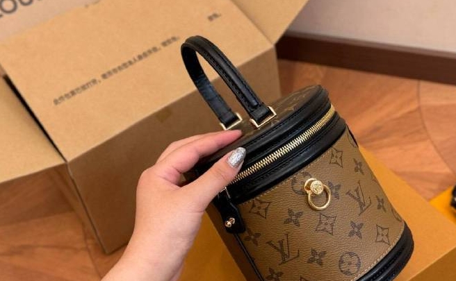 LV水桶包皮革破損怎么修復(fù)？LV水桶包破損修復(fù)應(yīng)該去哪里？