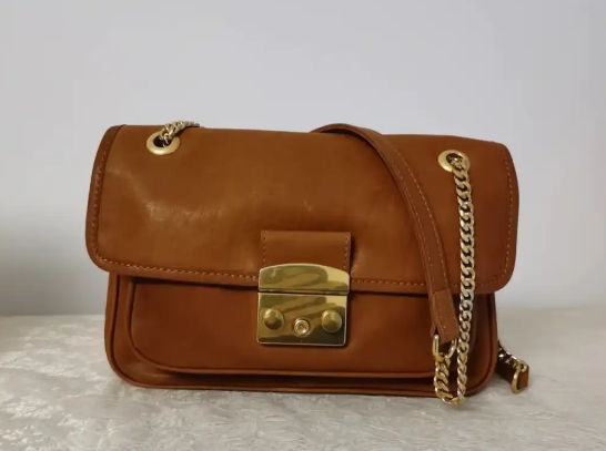 真皮包包掉皮怎么修復(fù)？