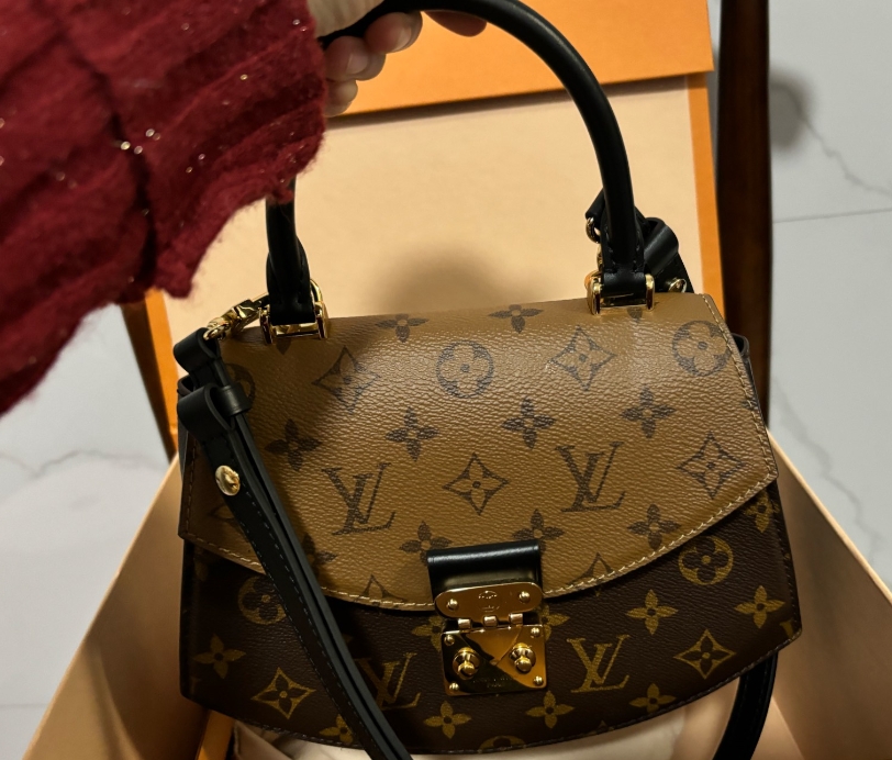 附近哪里有修包包的地方？