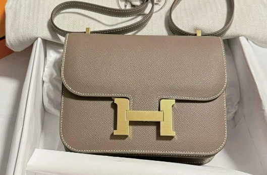 皮革包包劃痕修復技巧，告別明顯劃痕！