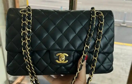 香奈兒流浪包劃痕修復要多少錢？去哪里修復？