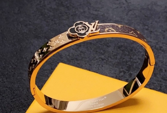 手鐲變形了還能修復原樣嗎？去哪里里修復？