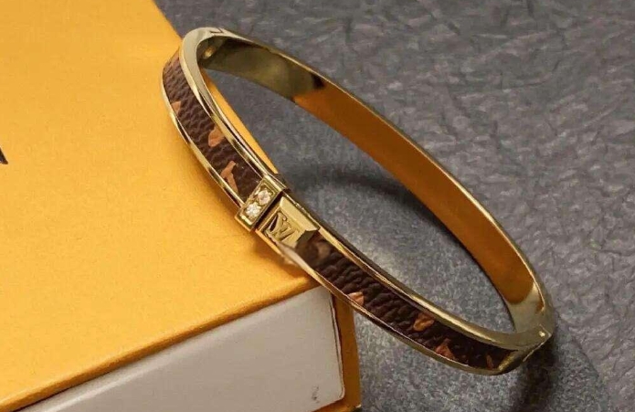 手鐲變形了還能修復原樣嗎？去哪里里修復？