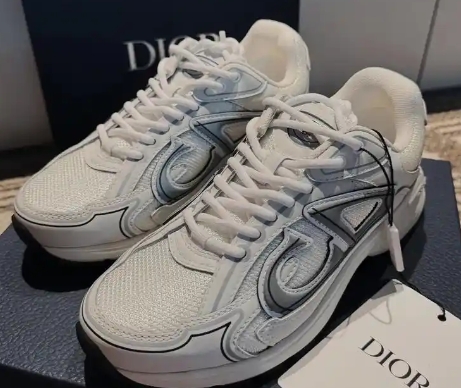 Dior鞋子怎么保養(yǎng)？奢侈品護(hù)理技巧大公開