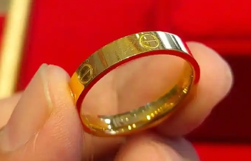 如何處理卡地亞戒指的劃痕和變形？