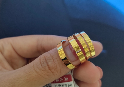 如何處理卡地亞戒指的劃痕和變形？